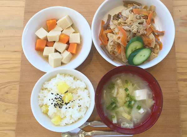 イクモ保育園自慢の自園給食の写真