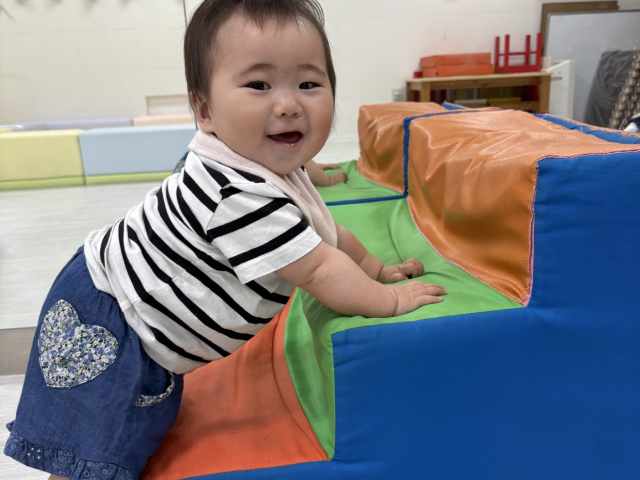 第四段階、つかまり立ち期の写真